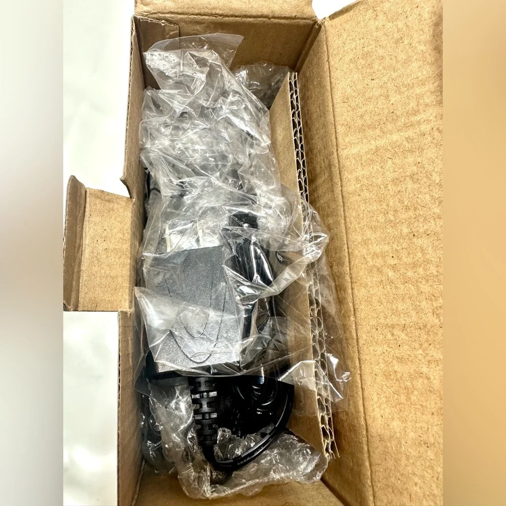 Coby Portable Cassette Recorder with Retractable Handle NEW in Box - Picture 5 of 7